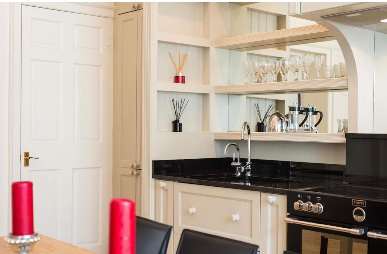 Luxurious City Centre Self Catering Apartment, Edinburgh